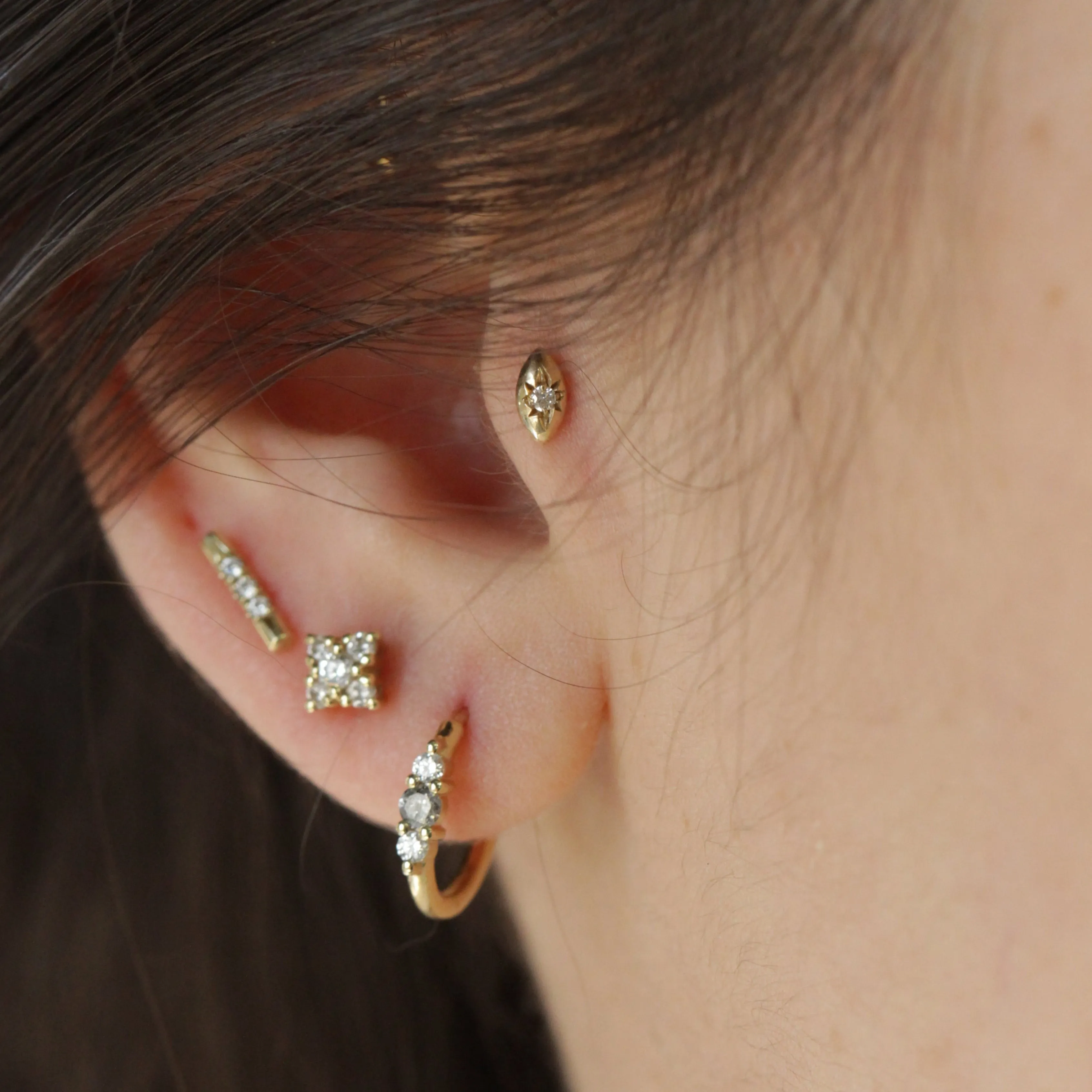 Agatha Piercing Earring With white Diamond