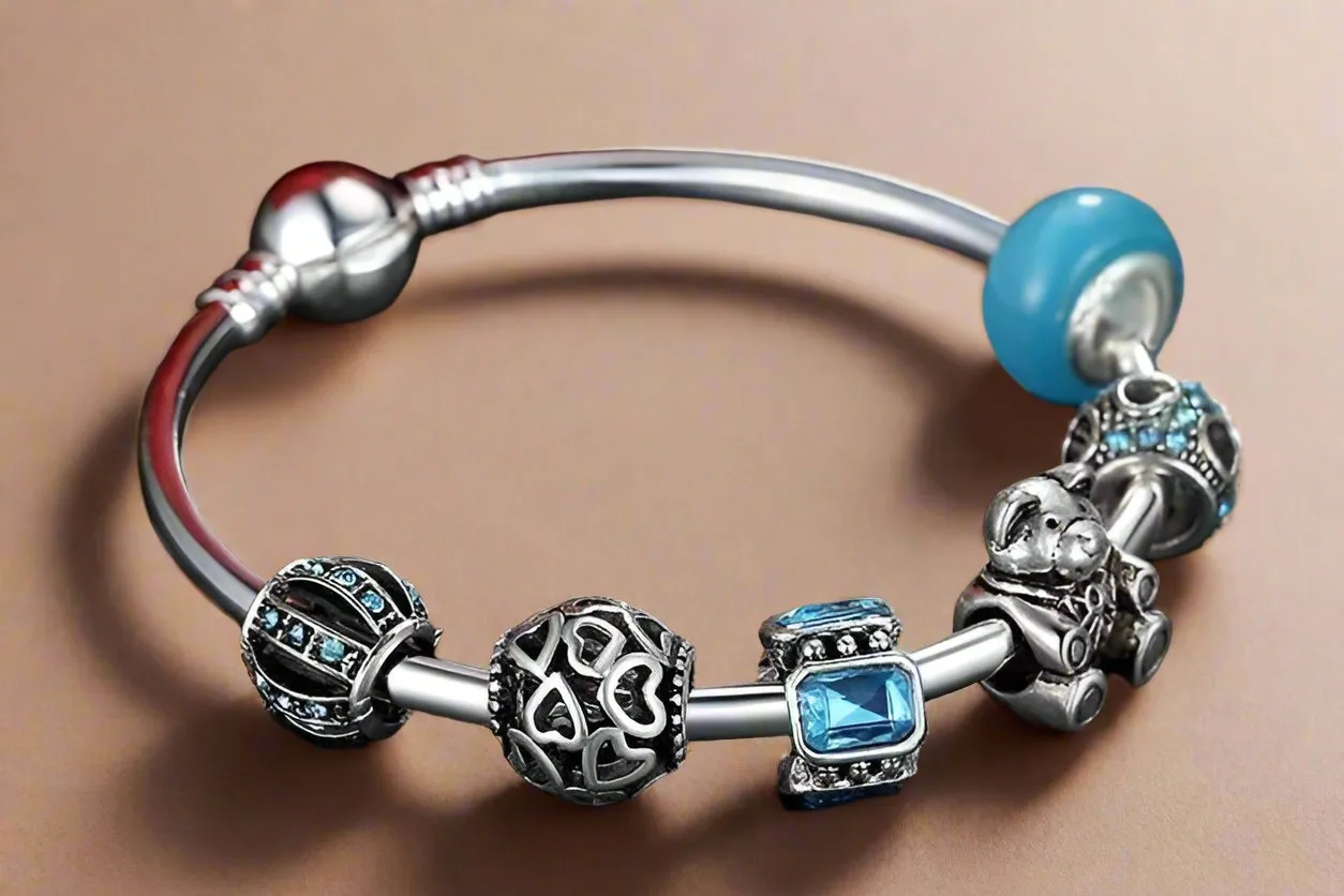 Beary Cute OB Aqua Crystal & Hearts Silver Bangle Bracelet