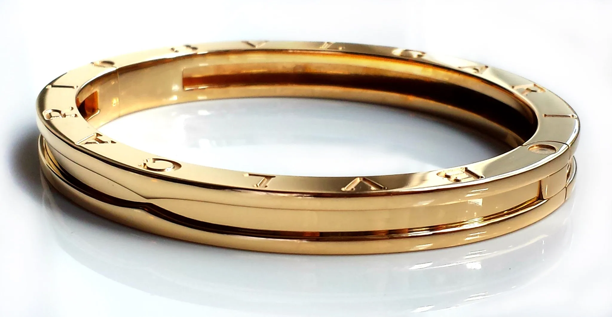 Bulgari Bvlgari B.Zero1 18k Yellow Gold Bangle with Bag & Box