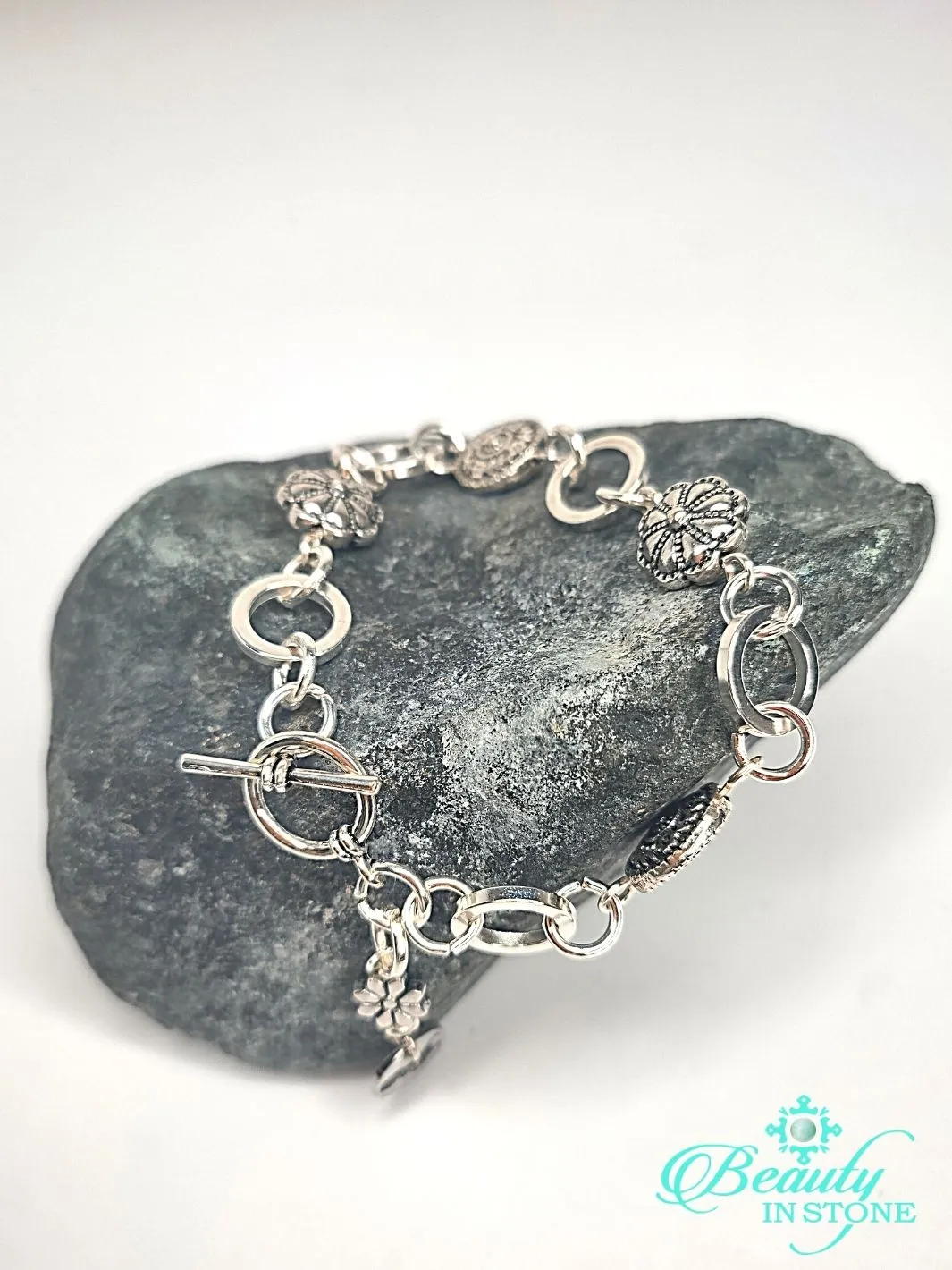 Chain Bracelet With Daisy Flower Link