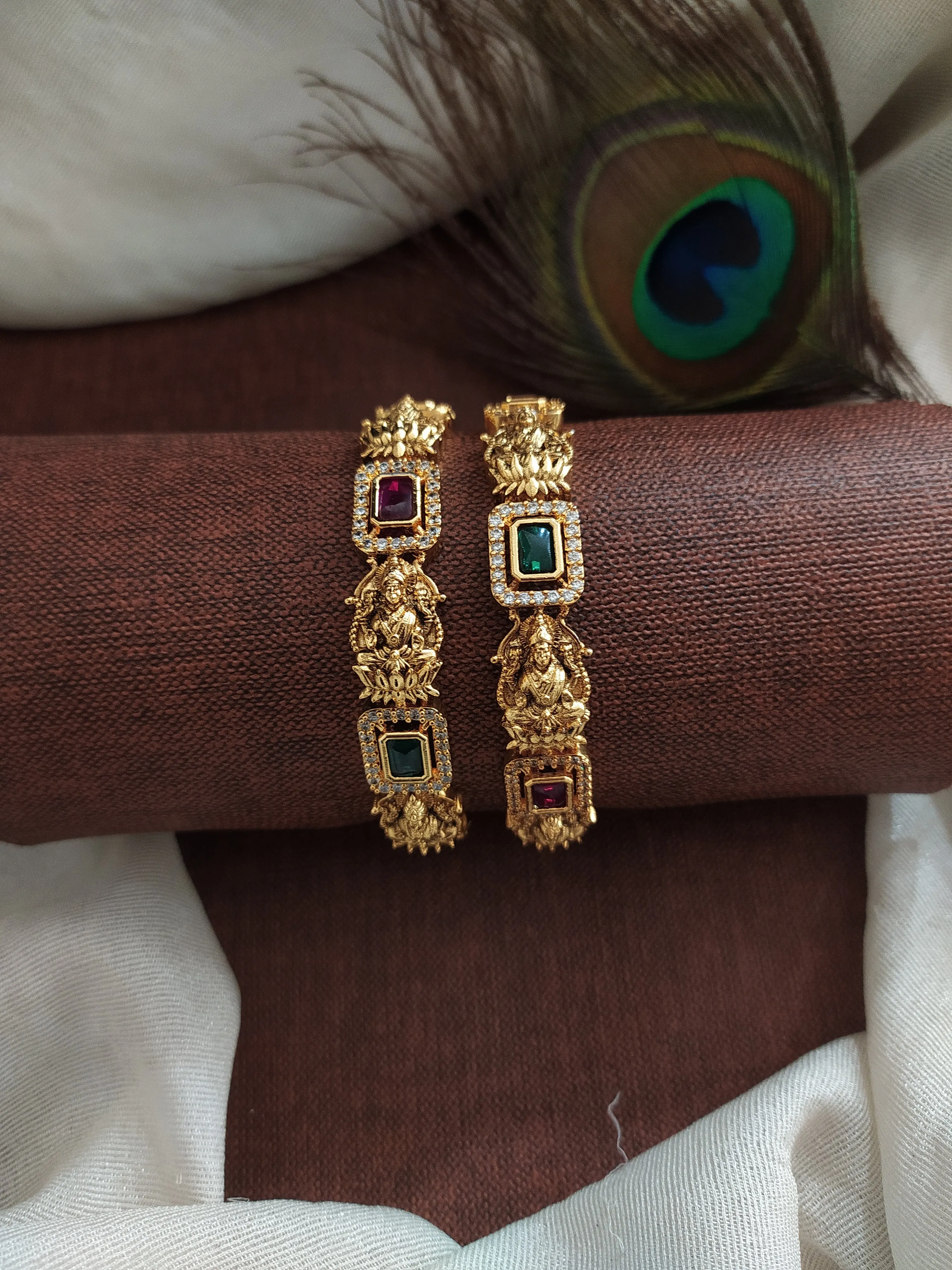 Divine Elegance on Your Wrist: The Goddess Lakshmi Ji Kemp Stone Antique Bangle