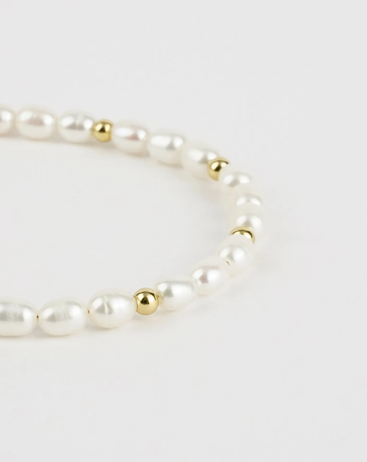 Elegant Seed Beaded Pearl Bracelet | Delicate and Lustrous – Elevate Your Style