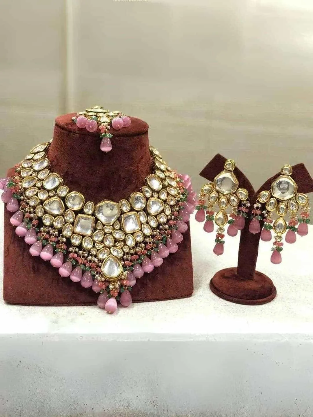 Ishhaara Bride In Big Kundan Bridal Necklace With Teeka