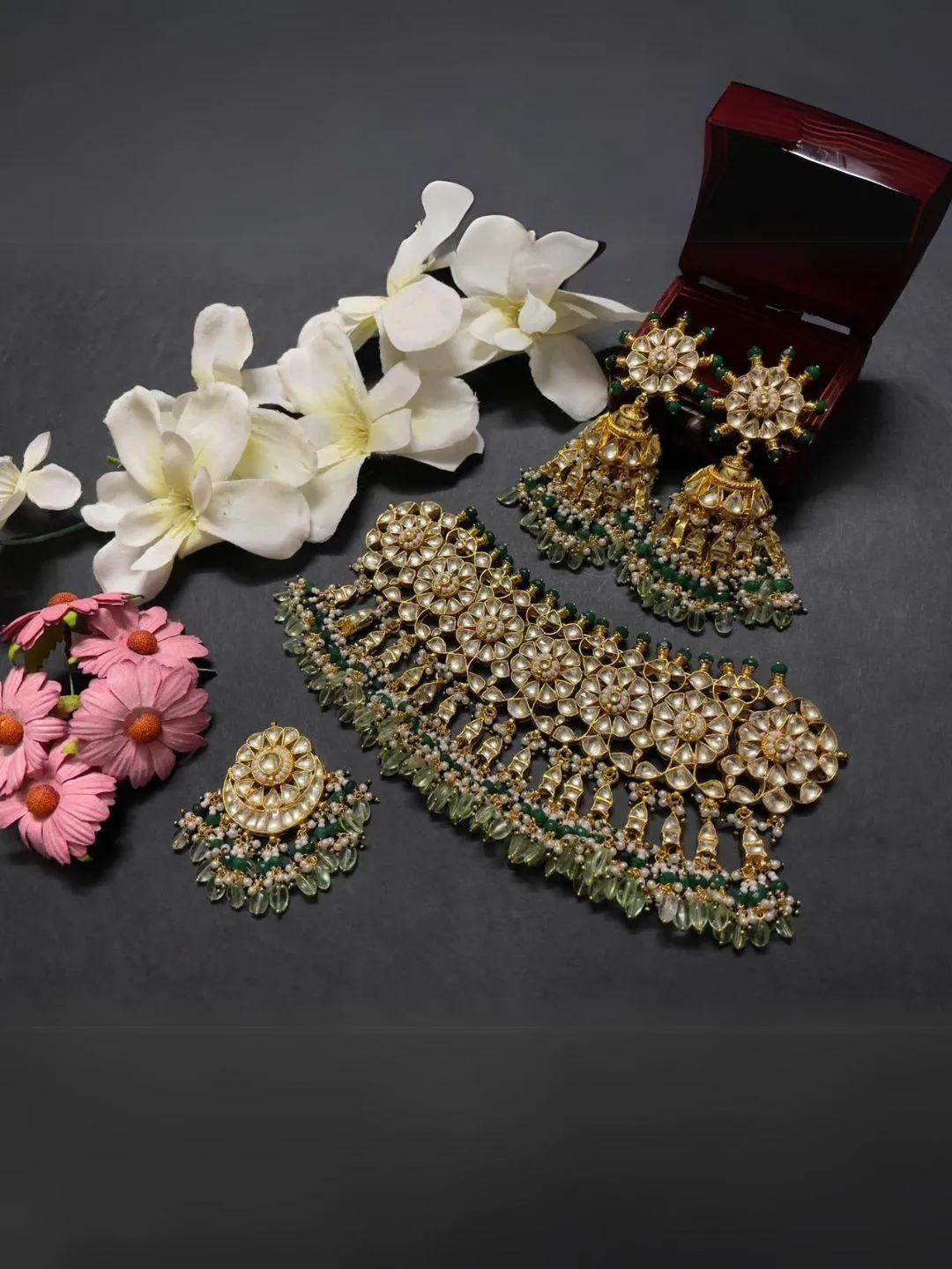 Ishhaara Bride In Flower Kundan Bridal Choker Necklace Set