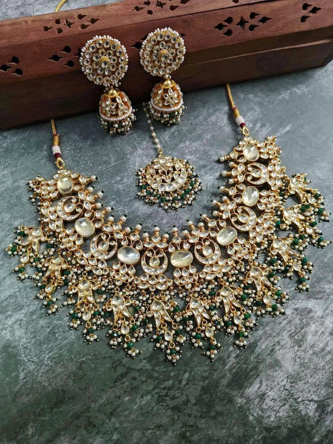 Kundan Choker Necklace With Earring Set