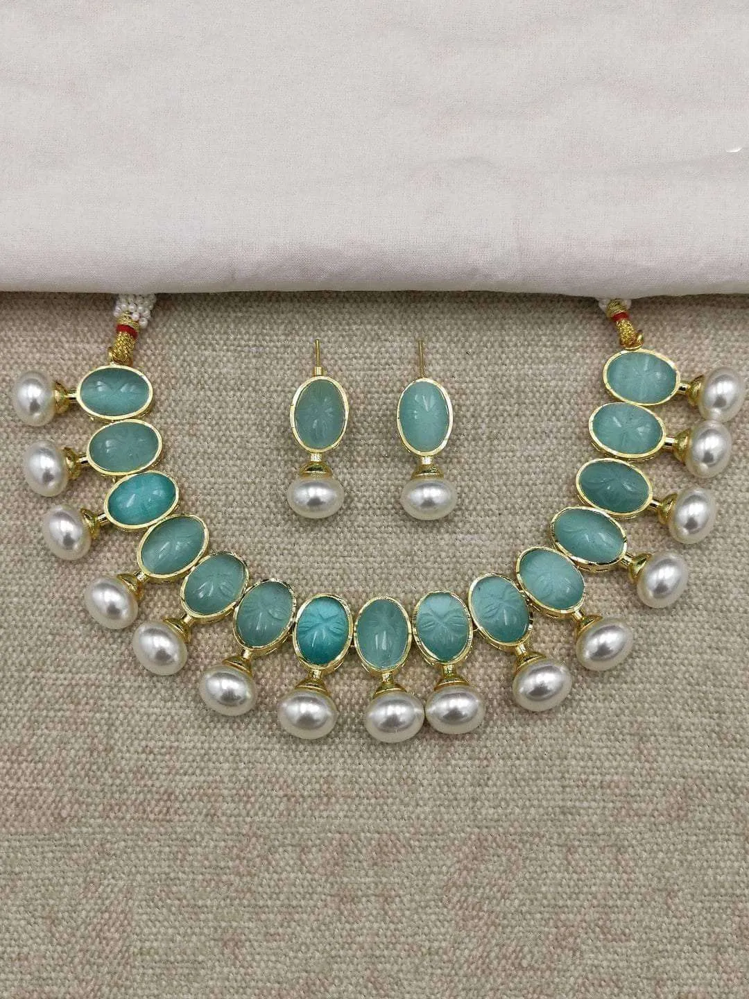 Regal Pearlish Necklace