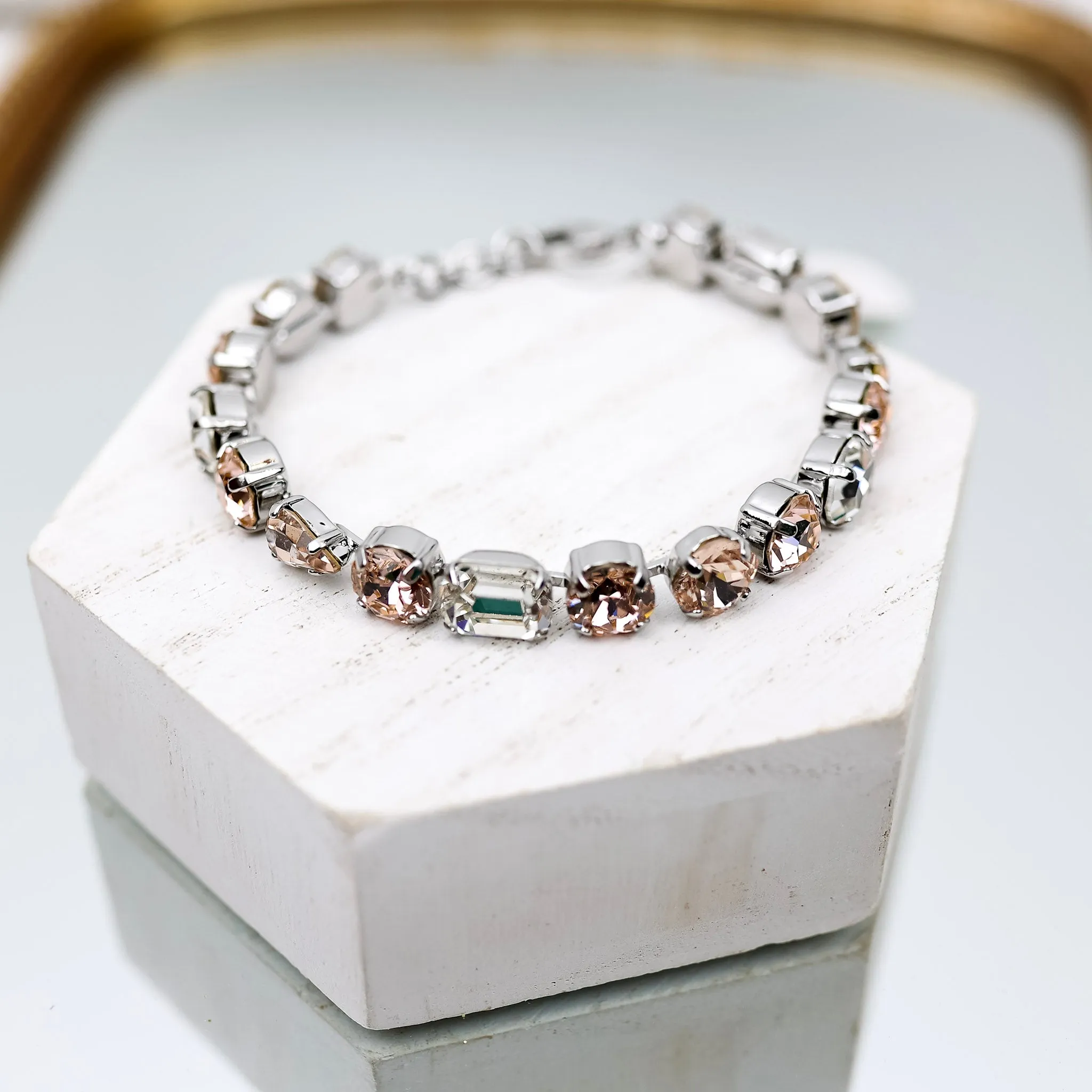 Sorrelli | Clover Tennis Bracelet in Palladium Silver Tone and Snow Bunny