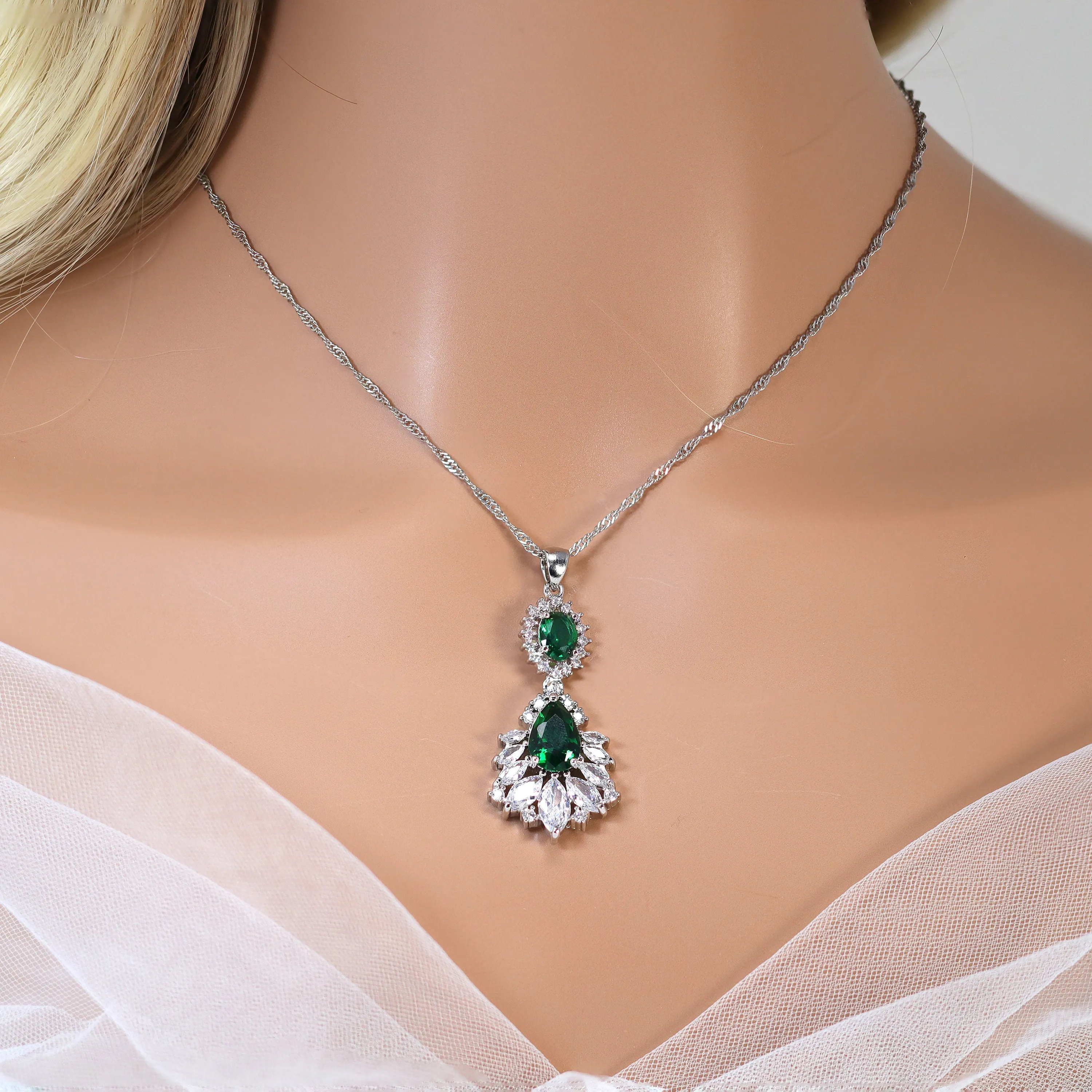 Swarovski Crystal Emerald Green Silver Floral Drop Elegant Pendant Necklace set, Gift for her, Bride Necklace, Wedding Necklace Set Cz