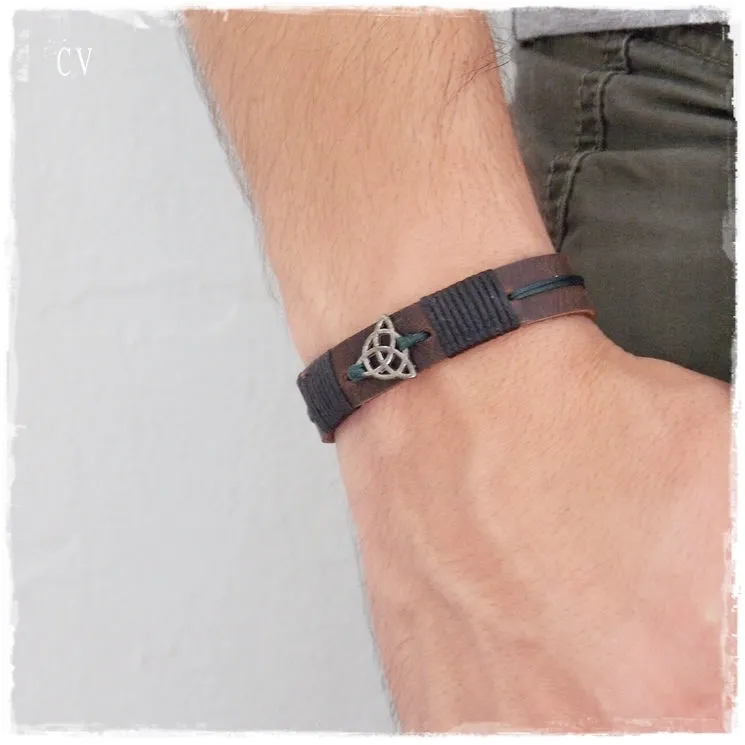 Triquetra Leather Bracelet * !!